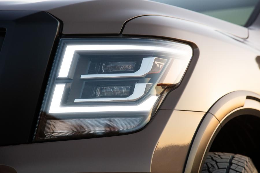 Детали экстерьера Nissan Titan Pro4X Crew Cab 2019 года  (фото 19 из 35)